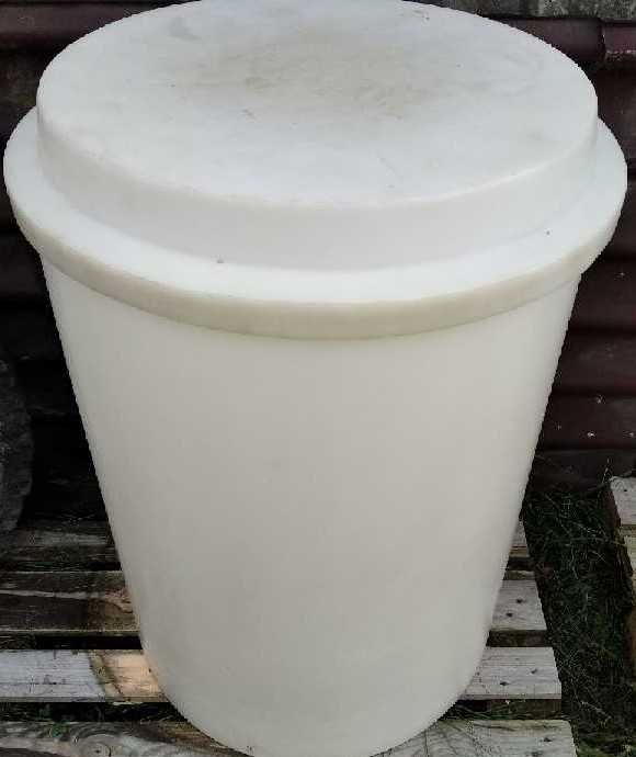 Zbiornik/ pojemnik plastikowy 400l