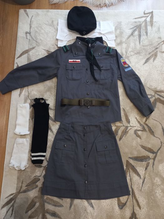 Strój harcerski dla dziewczynki ZHR