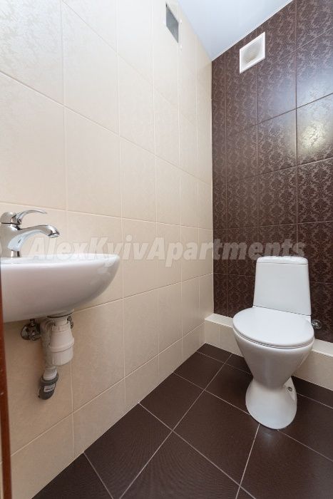 Подобово. 2х кімнатна,квартира на ВДНГ,Генератор!Метро Іподром,Теремки