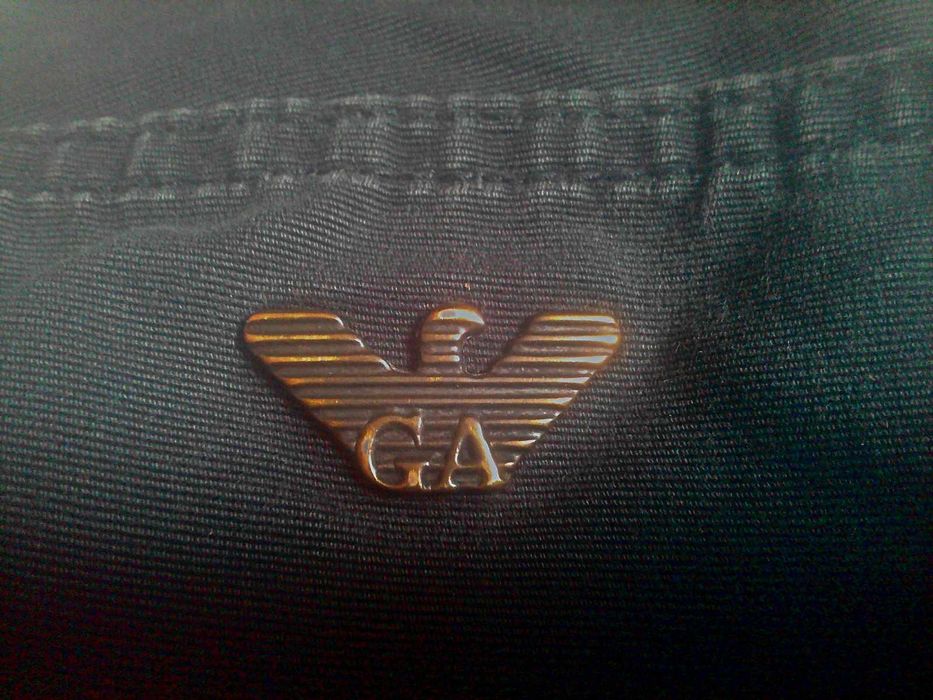 Срочно продаю мужские классические джинсы Armani Jeans-оригинал