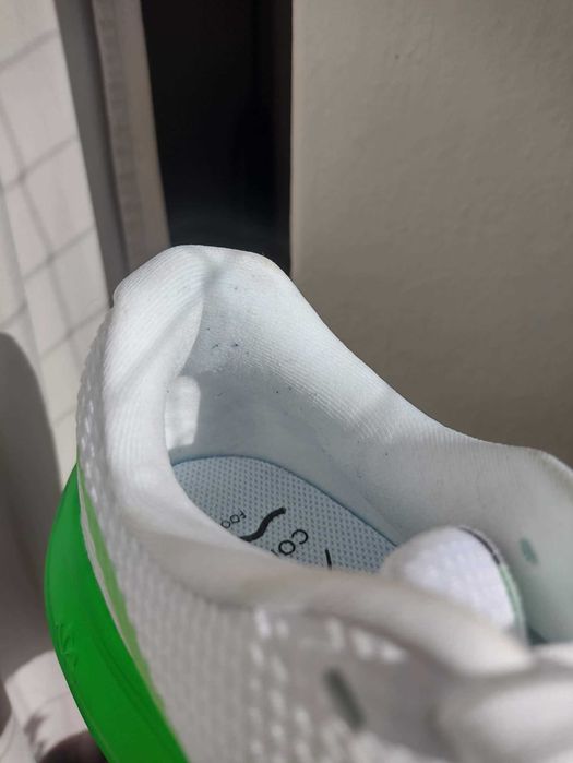 Buty do biegania damskie Nike Revolution 8 white/cucumber calm/illusion green