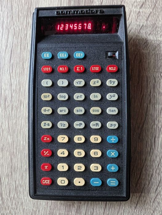 Ретро калькулятор Commodore 4120R та інші