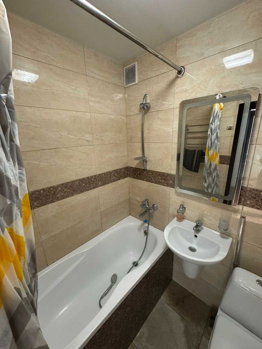 2-кімнатна квартира в ЦЕНТРІ з ремонтом та каміном!