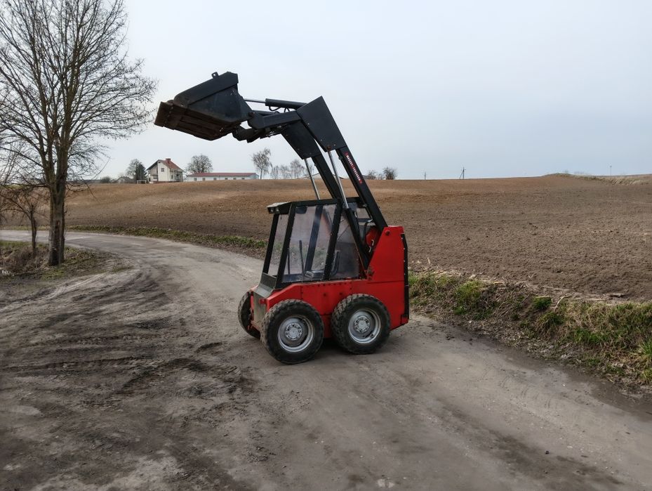 Bobcat miniładowarka Massey Ferguson Mustang Case Weidemann  MF