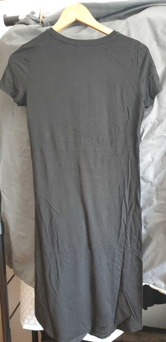 T-shirt com parte de trás comprida