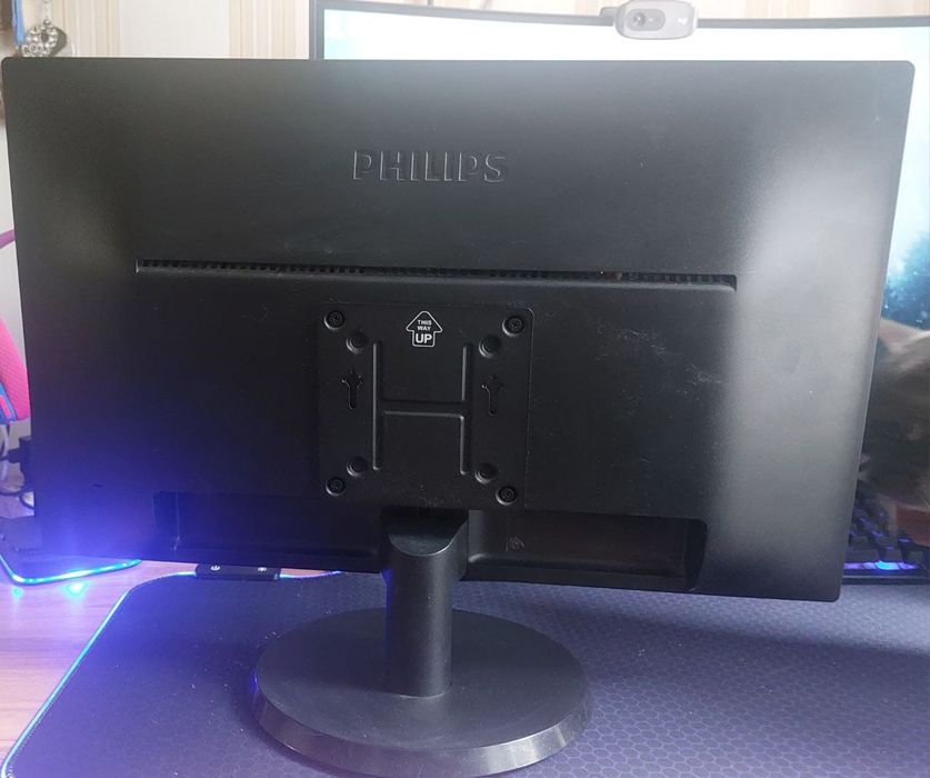 Монитор Philips 223V5L