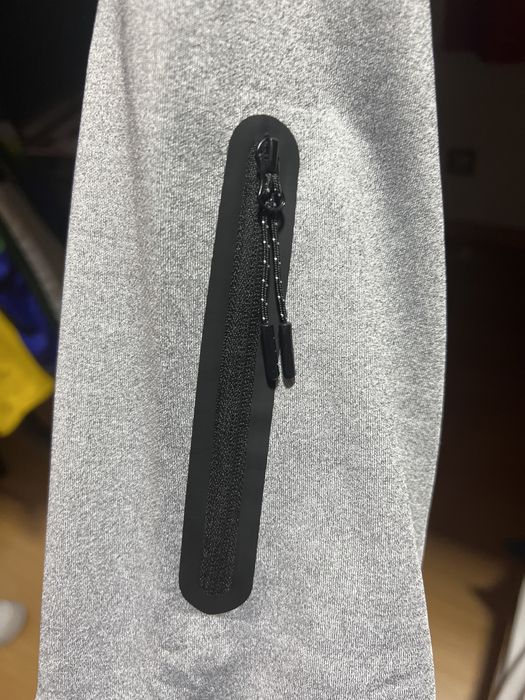 Nike Tech Fleece Cinza