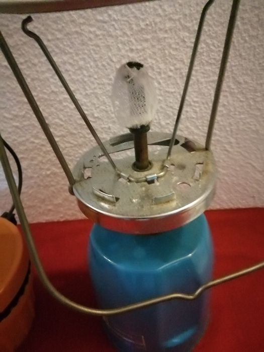 Candeeiros a gas e a pilhas