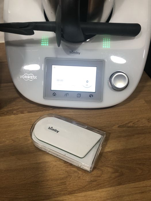 Bimby TM5 com 2 copos e cook key