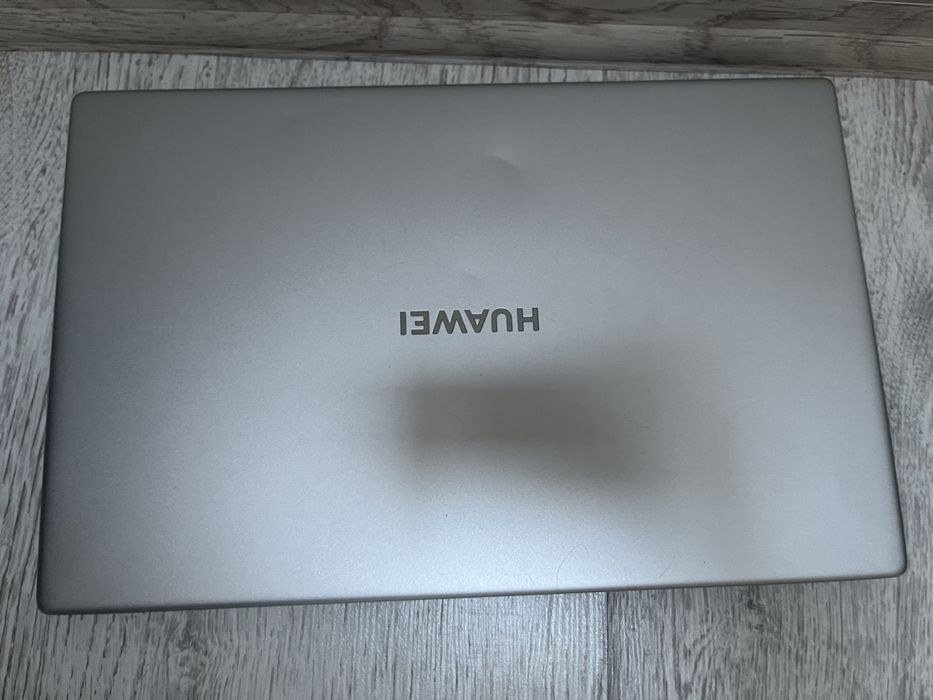 Huawei MateBook D15 | i5-1135G7 | 8 GB RAM | SSD | Windows 11