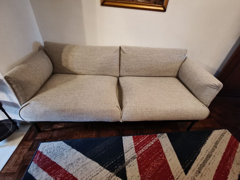 Sofá em tecido Ikea
