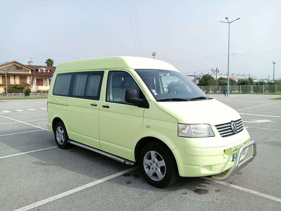 Vendo VW Transporter T5 de 2004, com motor 1.9 TDI (105 cv). Está na m foto 2