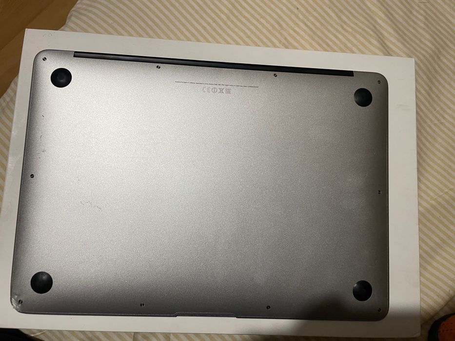MacBook Air ( 13 )