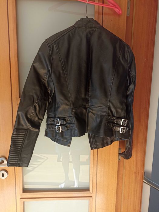 Casaco preto de mulher
