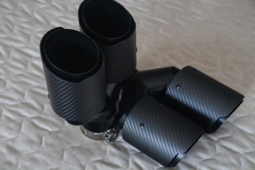 Насадки на глушник із справжнього карбона з глянцю чи мата Akrapovic
