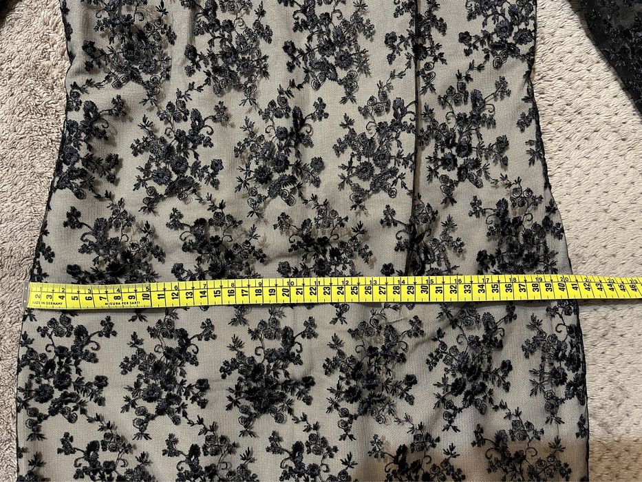 Мереживна сукня з коротким рукавом