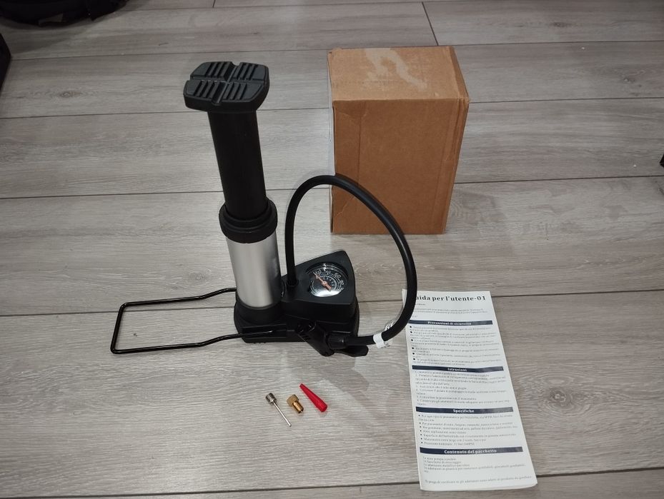 Pompka rowerowa z manometrem