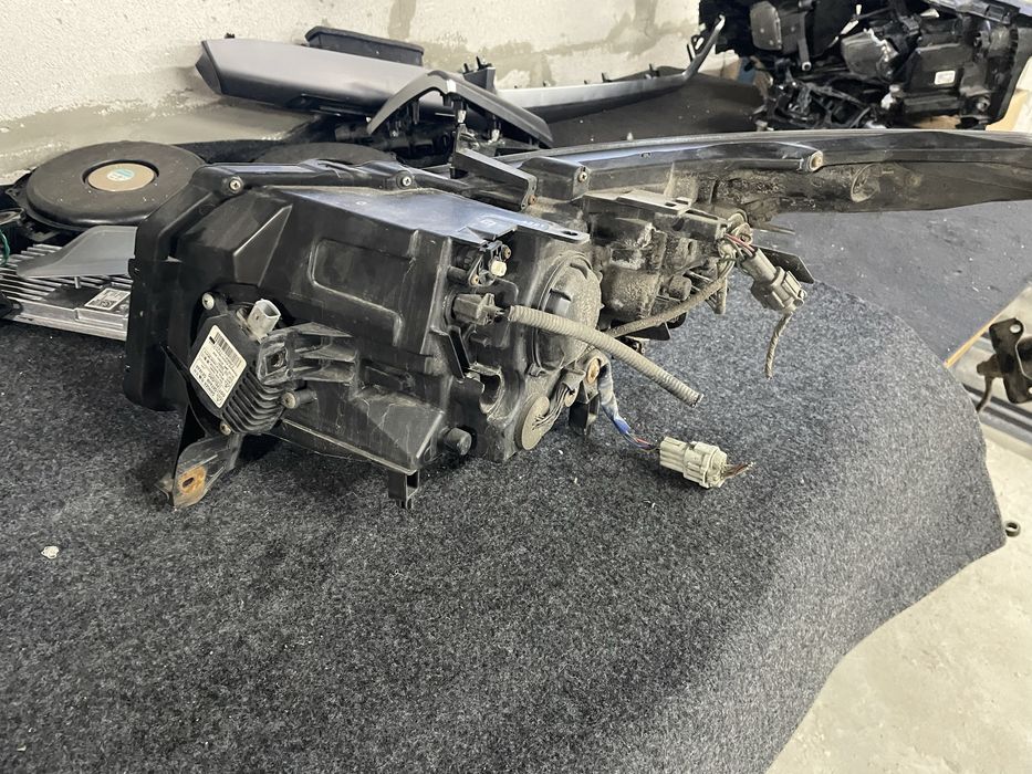 Фара передняя левая BMW x1 U11