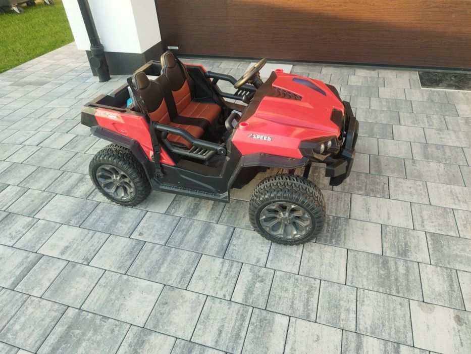 Auto na akumulator 4x4