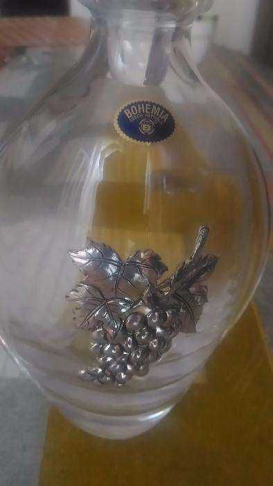 Garrafa de cristal nova com estanho

Cristal da bhoemia