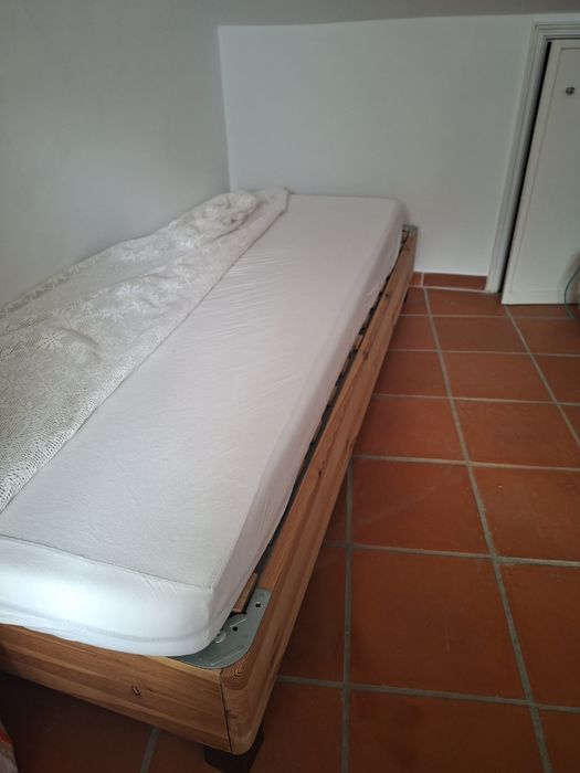 Cama individual pinho