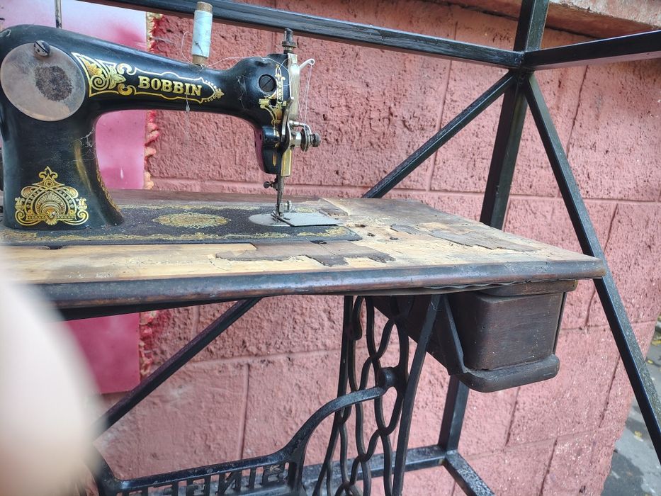 Швейна машина Singer