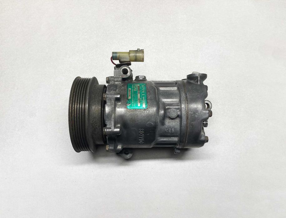 Компресор кондиціонера Rover 200. 400. 25. 45 - 2.0D