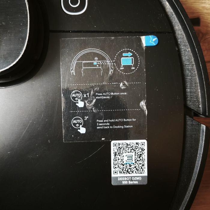 Robot, odkurzacz sprzątający Deebot Ozmo 950