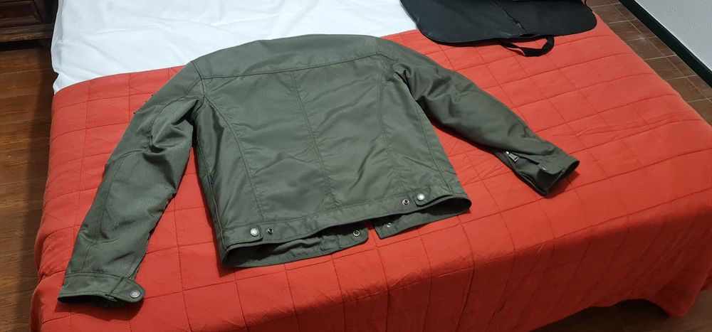 Casaco de mota com proteções.  Novo