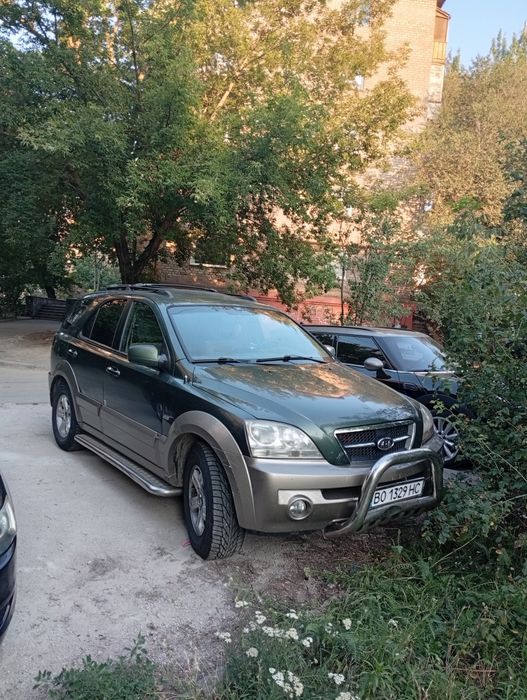 KiA Sorento 3.5 v 6 газ/ бензин .Стан сів поїхав вкладень не потребує на фронті не була їздила хазяйка
