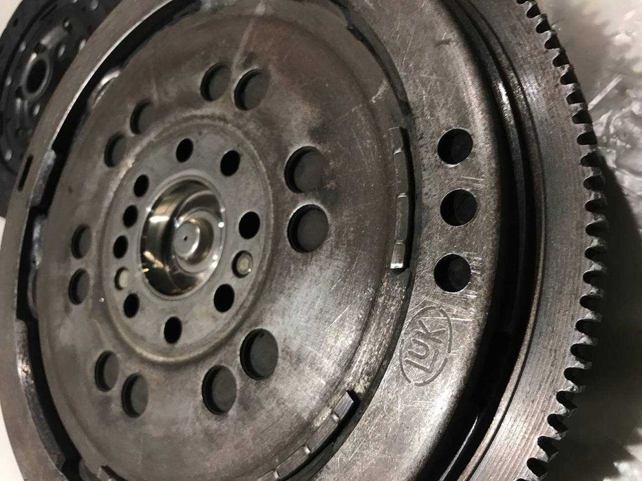 Маховик двухмас Mercedes E Class W210, W124