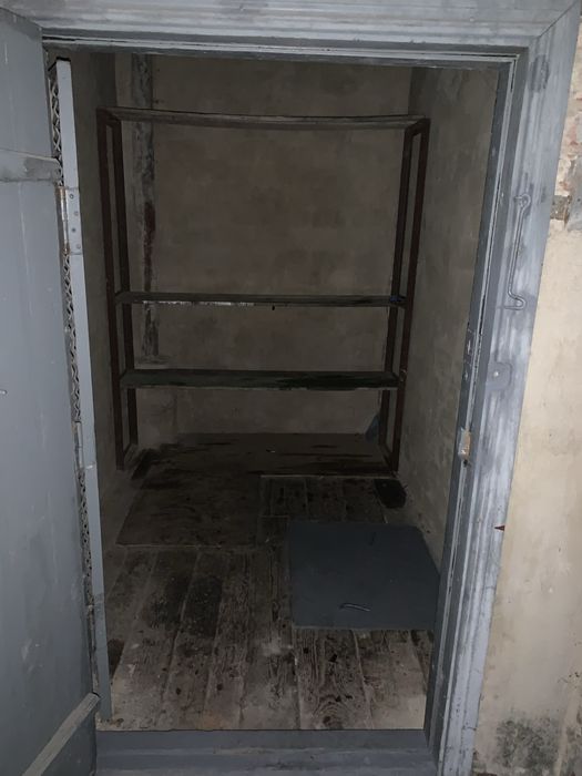 Здается гараж -кладовка 5 квадратов