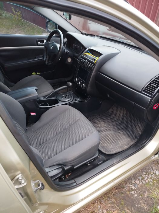Mitsubishi Galant