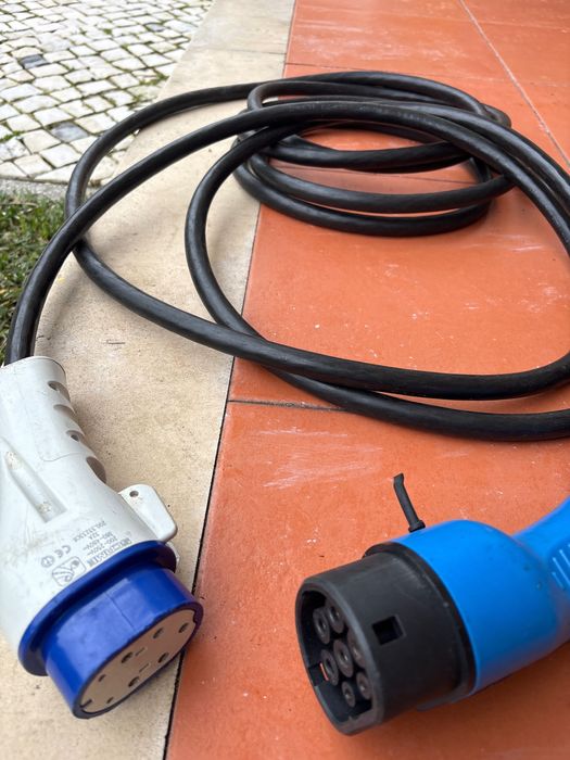 Cabo carregamento VE Tipo 2 / CEE azul fêmea 32A + adaptador
