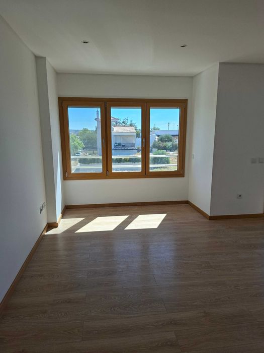 Apartamento T2 em Gambelas Faro