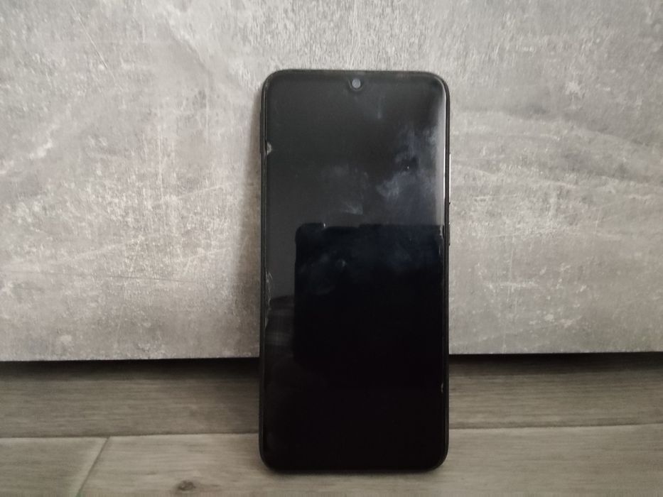 Телефон Xiaomi Redmi 7