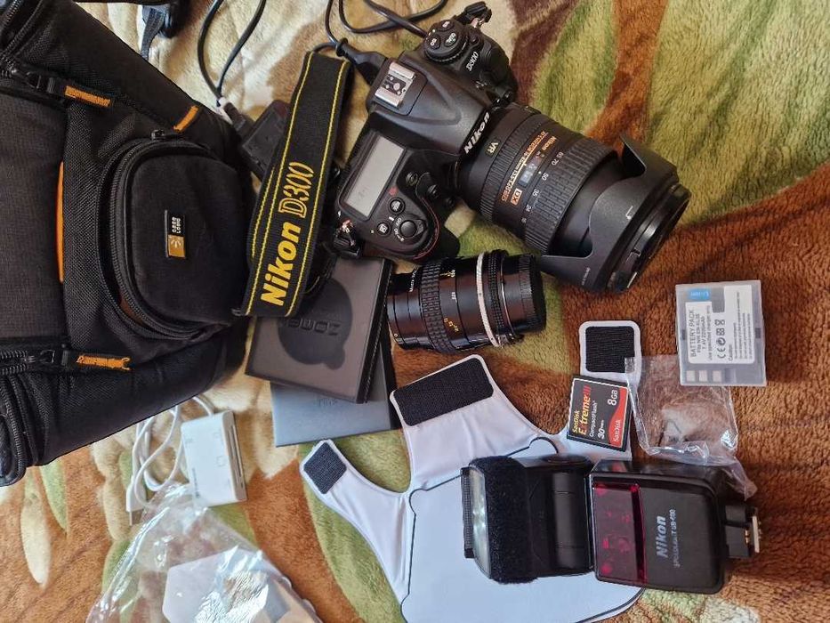 Nikon D300 з об'єктивами 16-85 VR та 55mm Macro + спалах SB 600