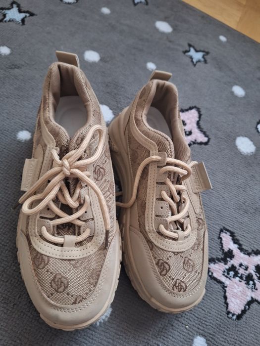 Sneakersy damskie raz ubrane