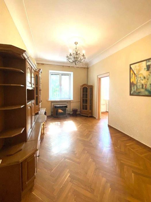 3комн. " сталинка", 1 станция Б. Фонтана. Можно под "Постанови"