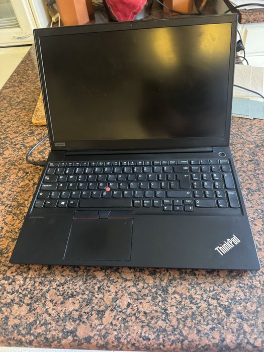 Portatil lenovo E 15