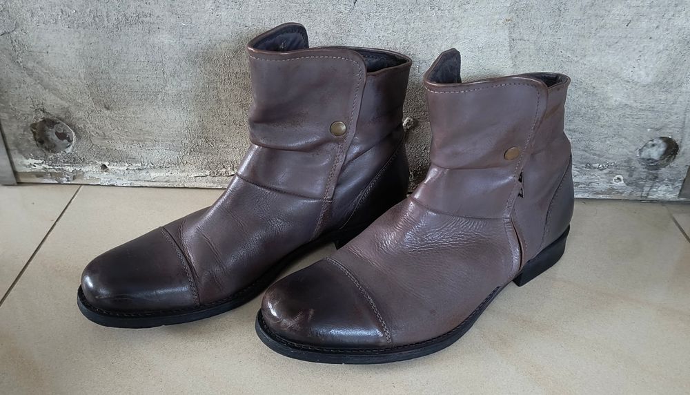 Buty botki sztyblety skóra Lasocki.