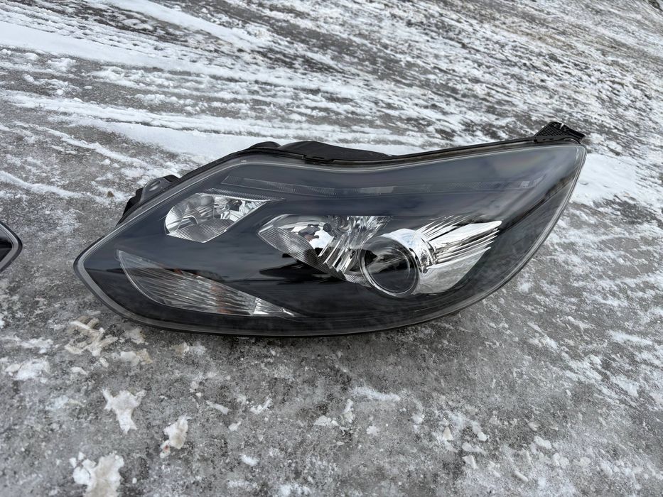 Lampy przednie Ford Focus mk3  RS bi xenon led EU czarne cale KOMPLET