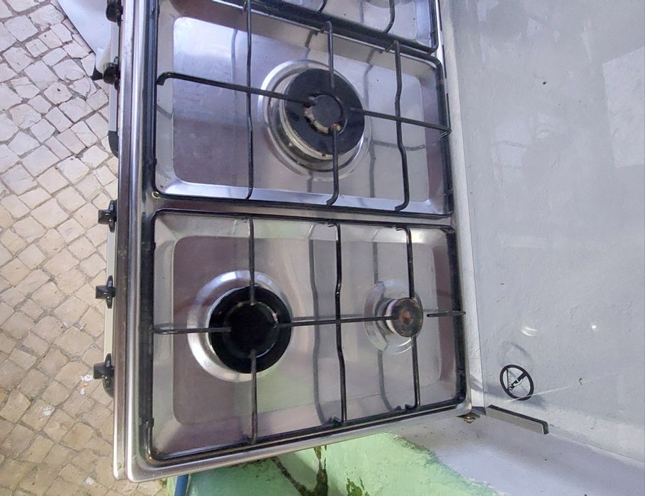 Fogão inox a gaz com bilha incorporada