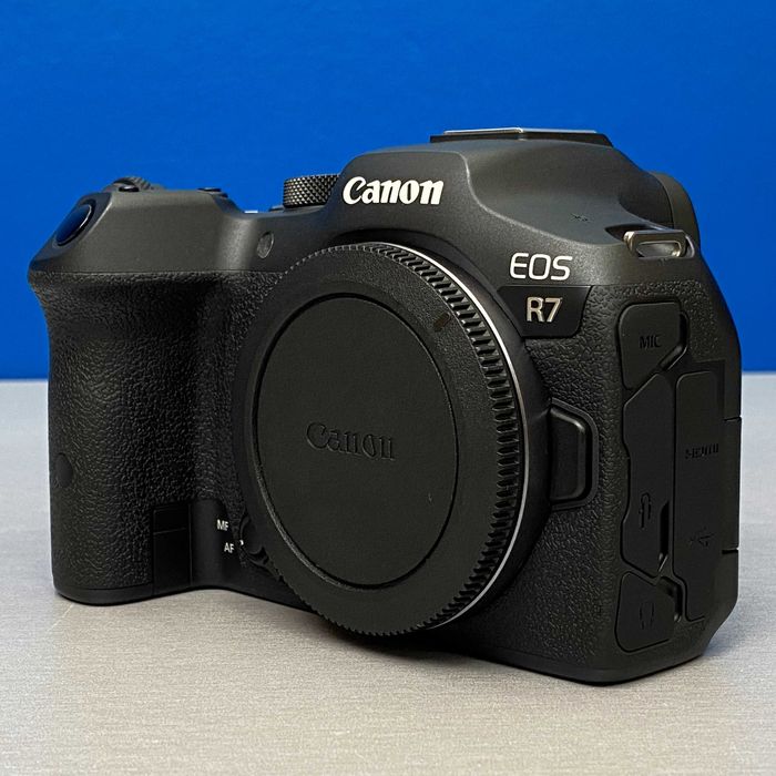 Canon EOS R7 (Corpo) - 32.5MP