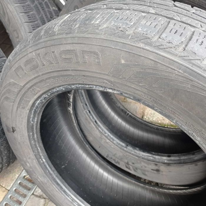 Pneus Nokian 215/60/R17