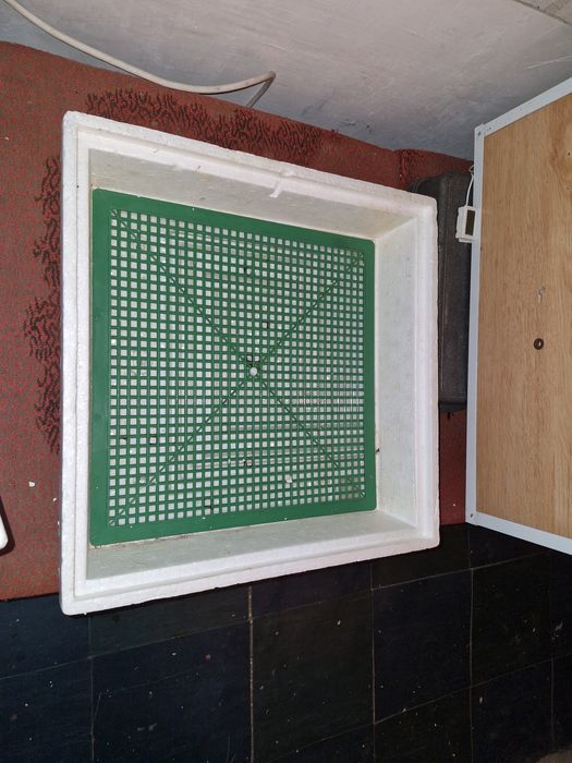 Инкубаторы 4 штуки