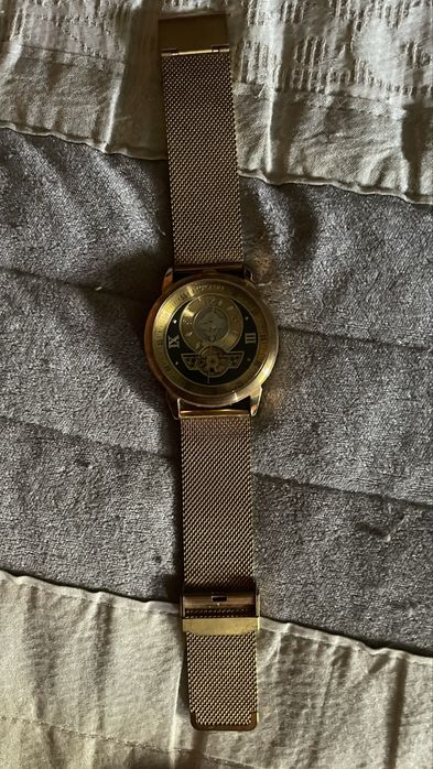 Relogio Lukado dourado  como novo