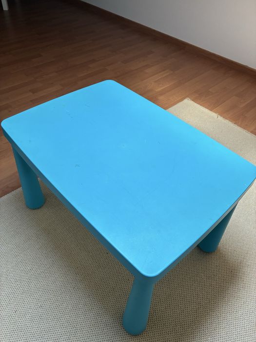 Mesa e 4 bancos ikea Mammut