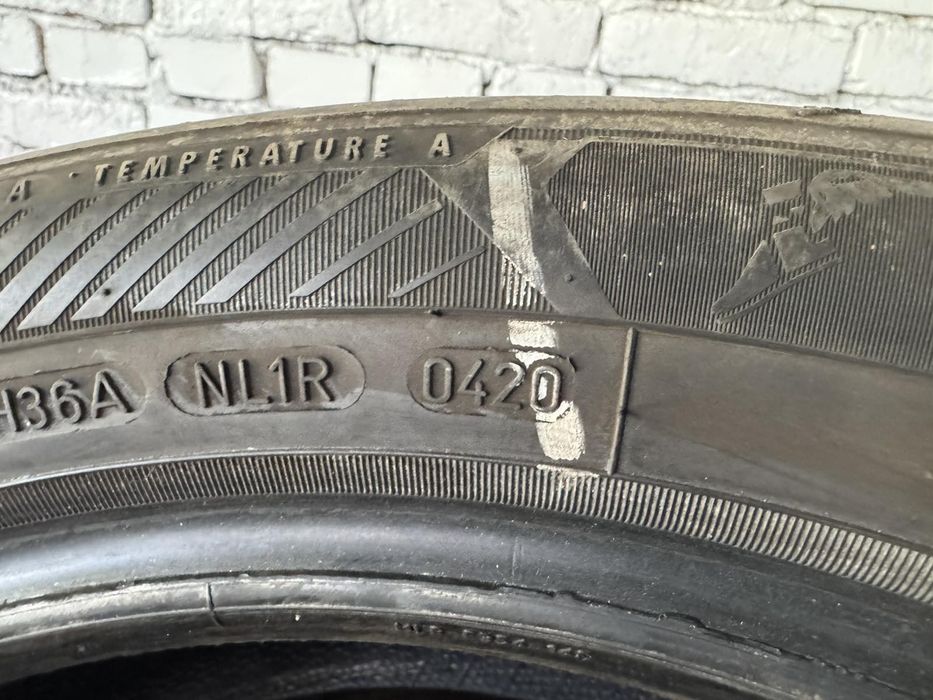 Майже нові літні шини Goodyear 215/50 R17
