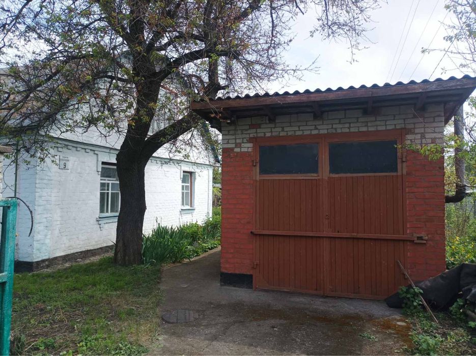 Продаж просторого будинку СМТ Ставище.